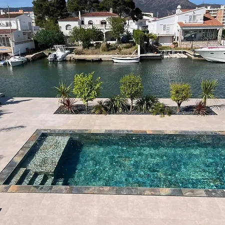 Elegant In + Pool Villa